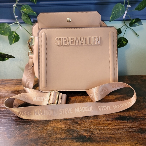 Steve Madden Beige Crossbody Messenger Bag Preowned - Picture 1 of 11